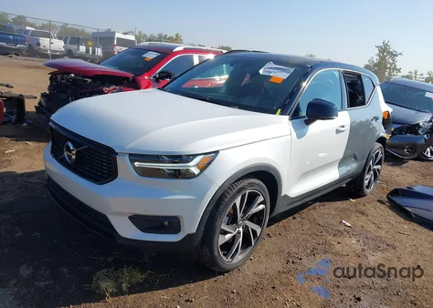 2021 Volvo Xc40 T5 R-Design from USA, damaged, VIN YV4162UM4M2612558